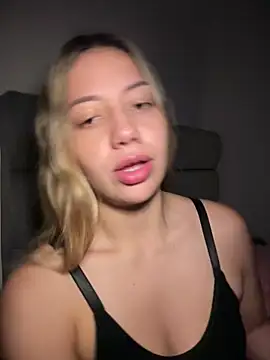 MissCat  online show from December 2025 02:28:01 AM