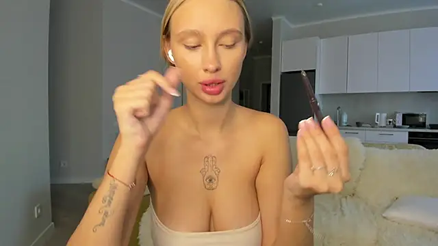 Snapshot of sayo_mao18 chatting on September 2025 09:22:02 AM sayo mao18 online show from September 2025 09:22:02 AM