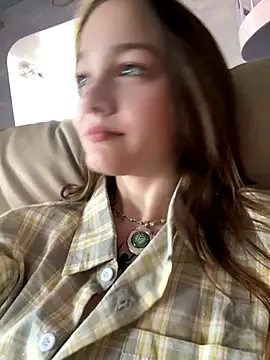 MichelleRoux online show from September 2025 10:48:02 AM