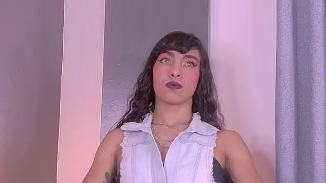 TiffValentinee  online show from September 2025 03:30:02 AM