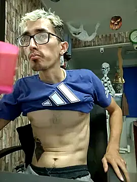 Snapshot of moorejhosua chatting on October 2025 10:32:01 PM moorejhosua online show from October 2025 10:32:01 PM