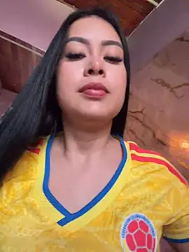 CrisMarulanda online show from June 2026 05:58:01 PM
