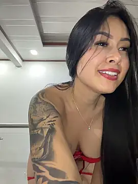 CrisMarulanda online show from June 2026 06:27:01 AM