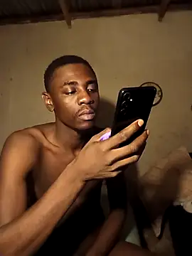 Snapshot of Chocolatepapix chatting on March 2026 08:15:01 PM Chocolatepapix online show from March 2026 08:15:01 PM