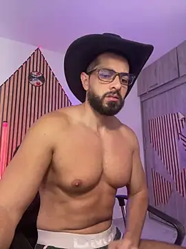 Snapshot of magnumchris chatting on February 2026 04:33:01 PM magnumchris online show from February 2026 04:33:01 PM