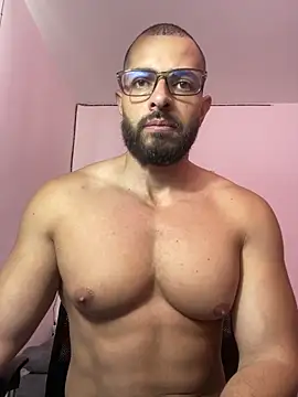 magnumchris online show from May 2026 03:53:01 PM