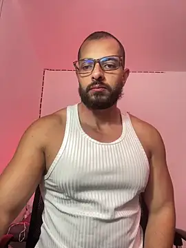 magnumchris online show from May 2026 09:43:01 PM