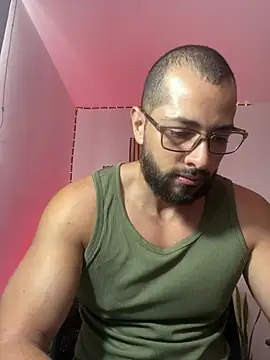 magnumchris online show from May 2026 04:46:02 PM