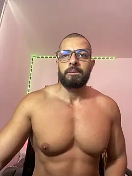 magnumchris online show from May 2026 01:41:01 PM