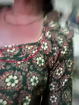 Snapshot of aunty_sumy chatting on September 2025 11:00:02 AM aunty sumy online show from September 2025 11:00:02 AM