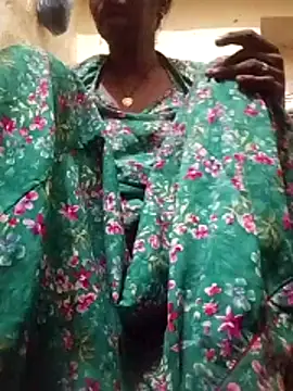 Snapshot of aunty_sumy chatting on October 2025 01:46:01 AM aunty sumy online show from October 2025 01:46:01 AM