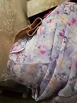 Snapshot of aunty_sumy chatting on November 2025 02:05:02 PM aunty sumy online show from November 2025 02:05:02 PM