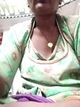 Snapshot of aunty_sumy chatting on November 2025 03:59:01 PM aunty sumy online show from November 2025 03:59:01 PM