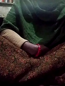 Snapshot of aunty_sumy chatting on January 2026 02:04:02 AM aunty sumy online show from January 2026 02:04:02 AM