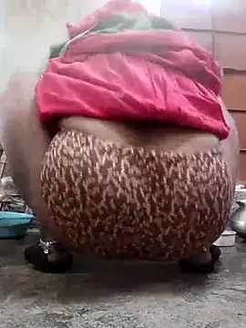 Snapshot of aunty_sumy chatting on February 2026 04:11:01 AM aunty sumy online show from February 2026 04:11:01 AM