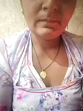 Snapshot of aunty_sumy chatting on February 2026 04:42:02 AM aunty sumy online show from February 2026 04:42:02 AM