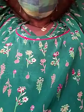 Snapshot of aunty_sumy chatting on February 2026 04:09:01 AM aunty sumy online show from February 2026 04:09:01 AM