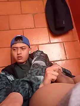 Snapshot of Lee_priest chatting on December 2025 03:40:02 PM Lee priest online show from December 2025 03:40:02 PM