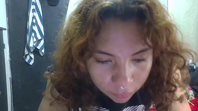 Snapshot of VioletV chatting on July 2026 02:24:01 AM VioletV online show from July 2026 02:24:01 AM