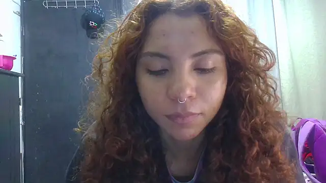Snapshot of VioletV chatting on July 2026 02:06:02 AM VioletV online show from July 2026 02:06:02 AM