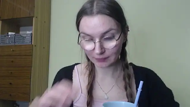 LooveELLYx online show from December 2024 08:37:02 PM