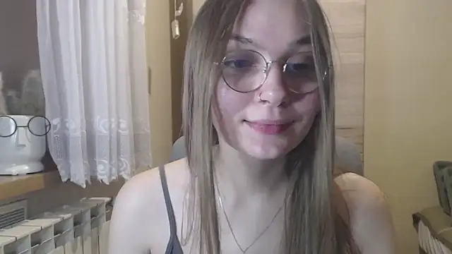 LooveELLYx online show from December 2024 06:10:01 PM