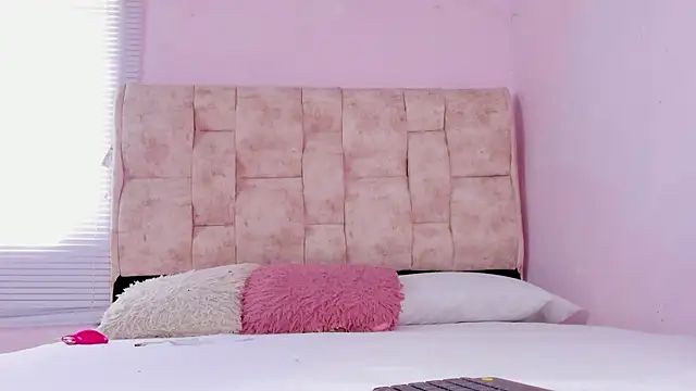 kethe love  online show from May 2026 07:32:01 PM