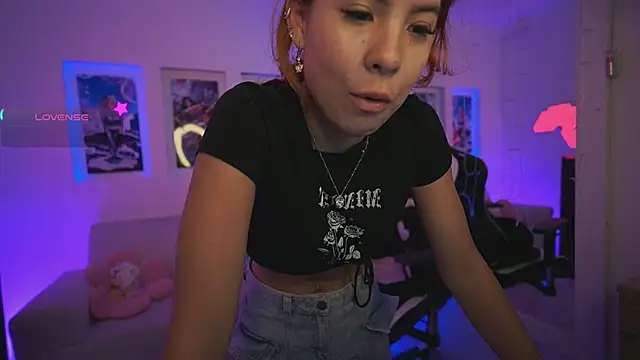 DahliaGrey online show from May 2026 11:37:01 AM