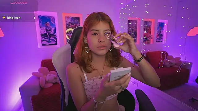 DahliaGrey online show from May 2026 11:42:02 AM