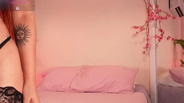 mili moon  online show from November 2025 12:16:02 PM