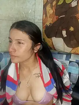 Snapshot of karinnahotdirty chatting on September 2025 01:51:02 AM karinnahotdirty online show from September 2025 01:51:02 AM