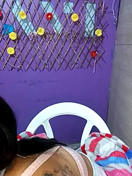 Snapshot of karinnahotdirty chatting on September 2025 11:43:01 PM karinnahotdirty online show from September 2025 11:43:01 PM