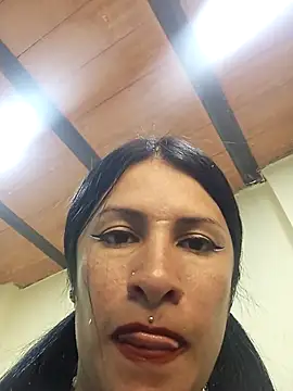 Snapshot of karinnahotdirty chatting on November 2025 09:14:01 PM karinnahotdirty online show from November 2025 09:14:01 PM