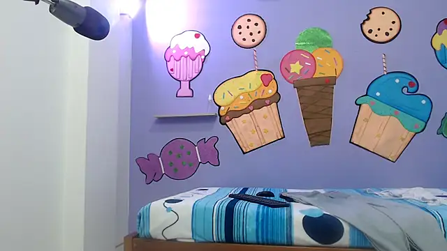 Snapshot of skinnykalitzo18 chatting on December 2025 02:22:02 PM skinnykalitzo18 online show from December 2025 02:22:02 PM