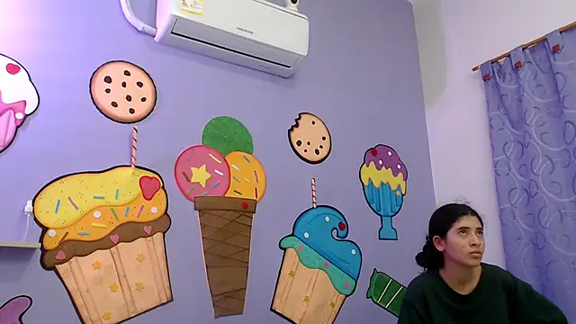 Snapshot of skinnykalitzo18 chatting on December 2025 01:39:02 PM skinnykalitzo18 online show from December 2025 01:39:02 PM