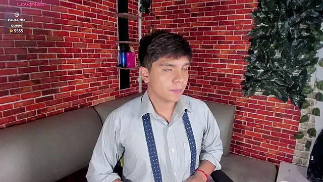 Thiago Kozak online show from May 2026 01:39:02 PM