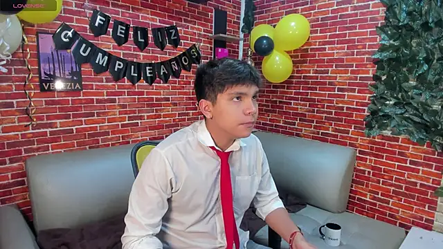 Thiago Kozak online show from May 2026 12:56:01 PM