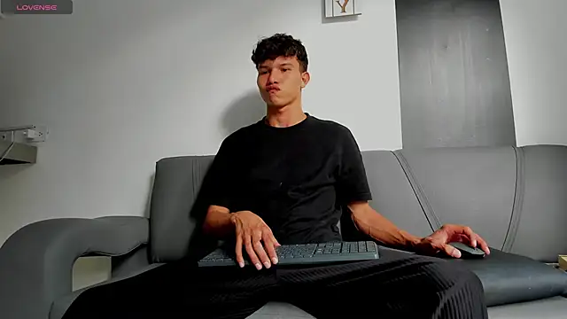 Snapshot of 2Amateur_Guys chatting on February 2026 07:40:01 PM 2Amateur Guys online show from February 2026 07:40:01 PM