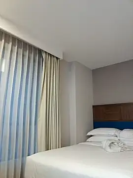 Kat Valen online show from April 2026 11:05:01 PM