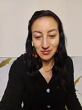 Oriana111 online show from May 2026 01:14:02 AM