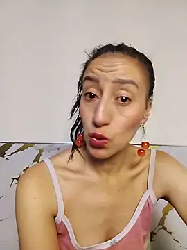 Snapshot of Oriana111 chatting on June 2026 03:42:01 AM Oriana111 online show from June 2026 03:42:01 AM
