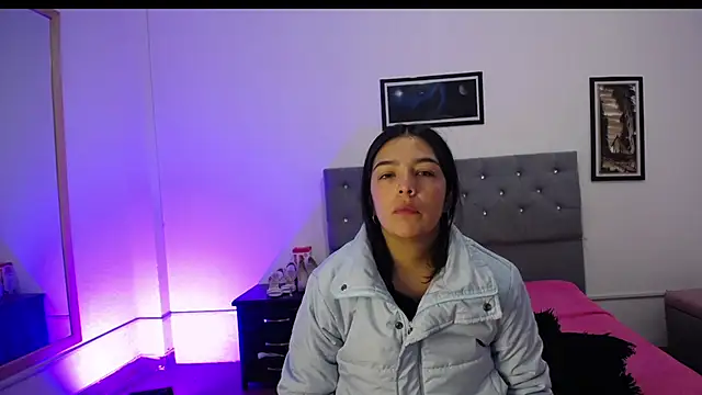 Snapshot of Esmeraldaa- chatting on September 2025 03:52:02 AM Esmeraldaa- online show from September 2025 03:52:02 AM