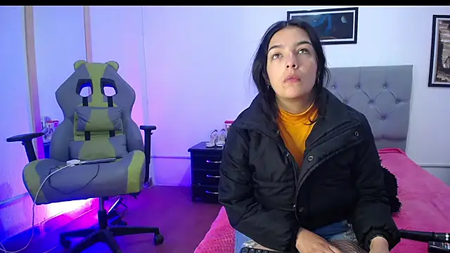 Snapshot of Esmeraldaa- chatting on September 2025 05:33:01 AM Esmeraldaa- online show from September 2025 05:33:01 AM