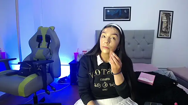 Snapshot of Esmeraldaa- chatting on October 2025 05:02:02 AM Esmeraldaa- online show from October 2025 05:02:02 AM