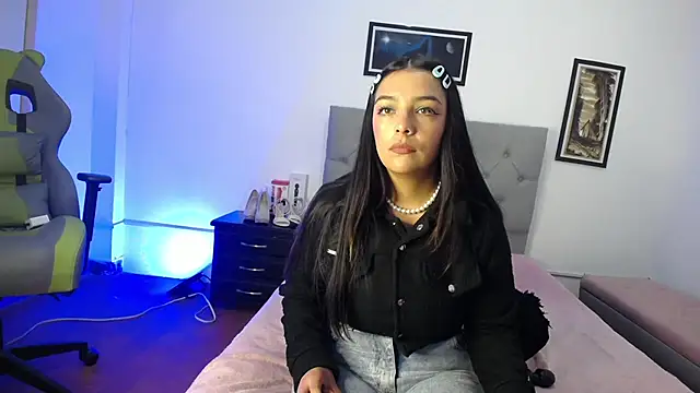 Snapshot of Esmeraldaa- chatting on October 2025 04:27:01 AM Esmeraldaa- online show from October 2025 04:27:01 AM