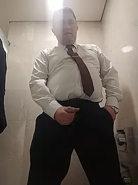 BigCristh79 online show from May 2026 01:33:02 AM