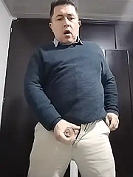 BigCristh79 online show from May 2026 07:52:02 PM