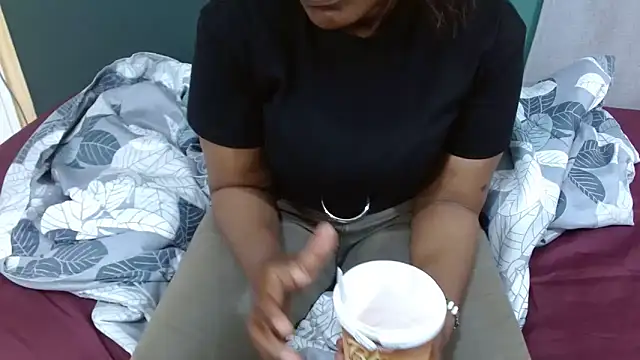 Snapshot of sexythae32 chatting on February 2026 11:24:01 AM sexythae32 online show from February 2026 11:24:01 AM