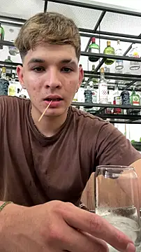 Snapshot of RobinLenoxx chatting on December 2025 09:02:01 PM RobinLenoxx online show from December 2025 09:02:01 PM