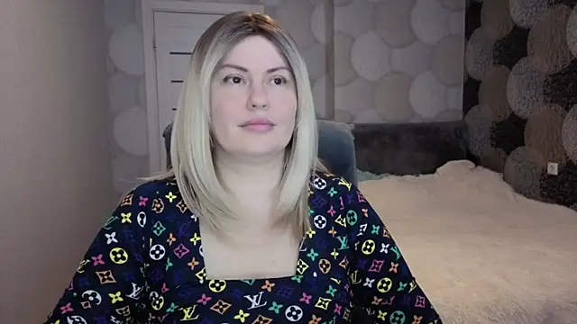 CrystallKiss online show from November 2025 12:10:02 AM